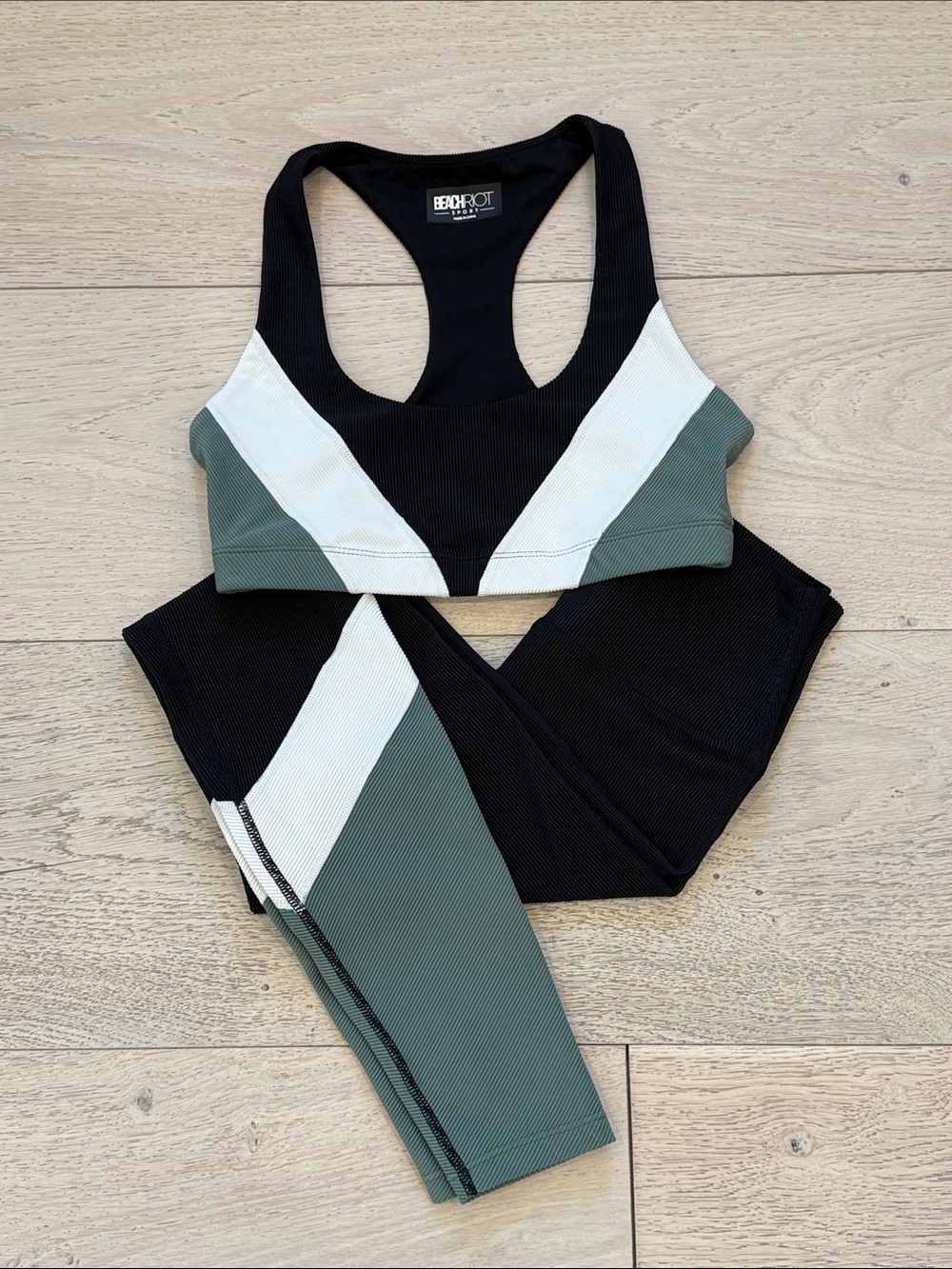 Beach Riot Military Colorblock Ribbed 2-Piece Activewear Set in Size Small